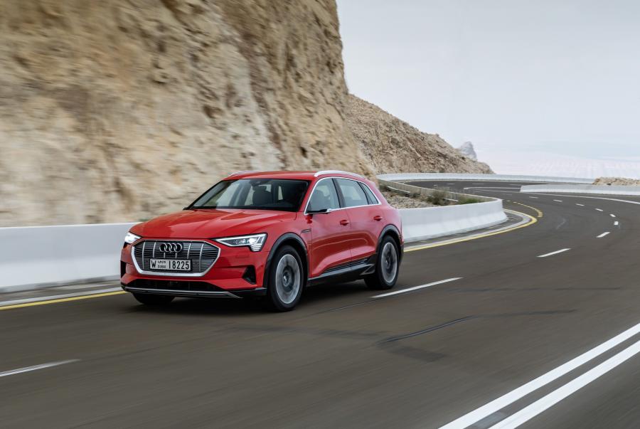  Audi e-tron 55 Quattro 2019 года  (WW) (фото 211 из 452)